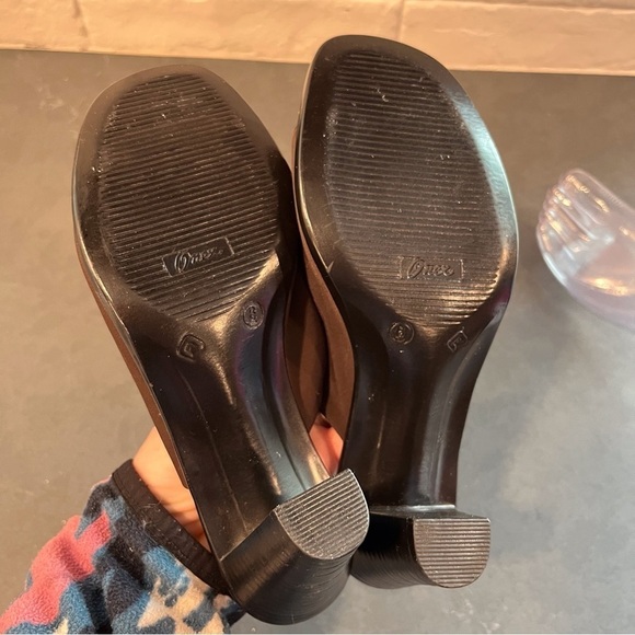 Onex sz 6 brown stretchy mules with crystal bling design - Picture 9 of 16